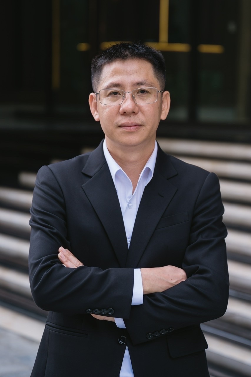 Ông Lê Văn Luận